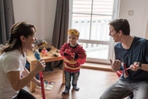Familienreportage-Berlin-in eigenem zuhause Familienreportage-Berlin-in eigenem zuhause